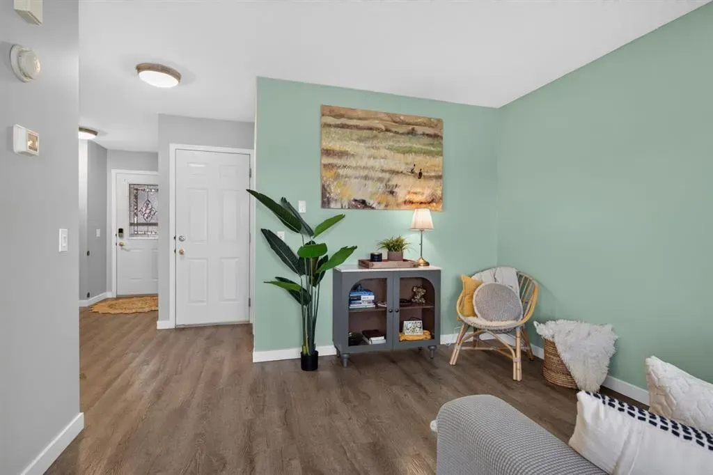 567 Edmonton Trail NE #9