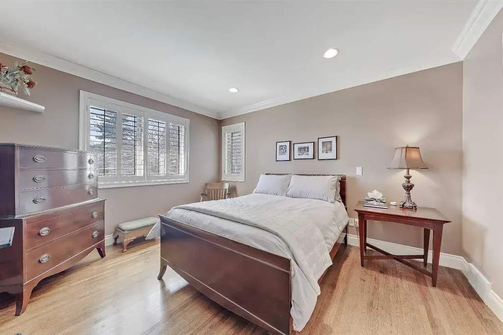 446 Killarney Glen Court SW