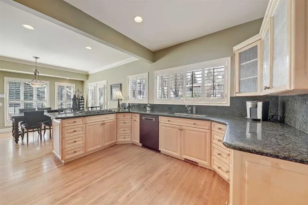 446 Killarney Glen Court SW
