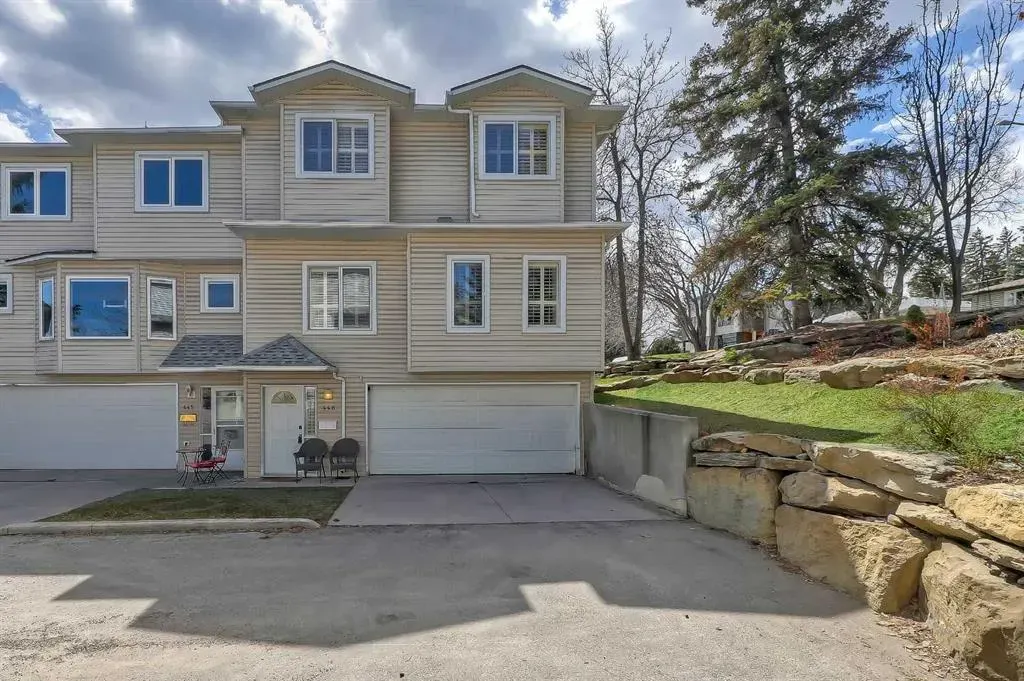 446 Killarney Glen Court SW