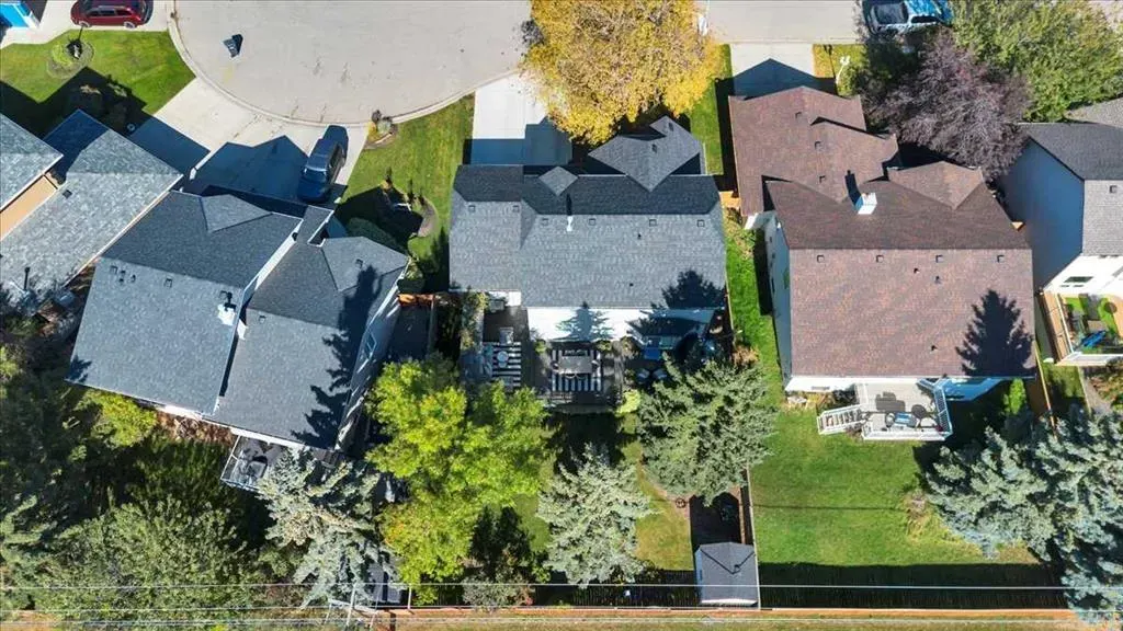 23 Madison Court