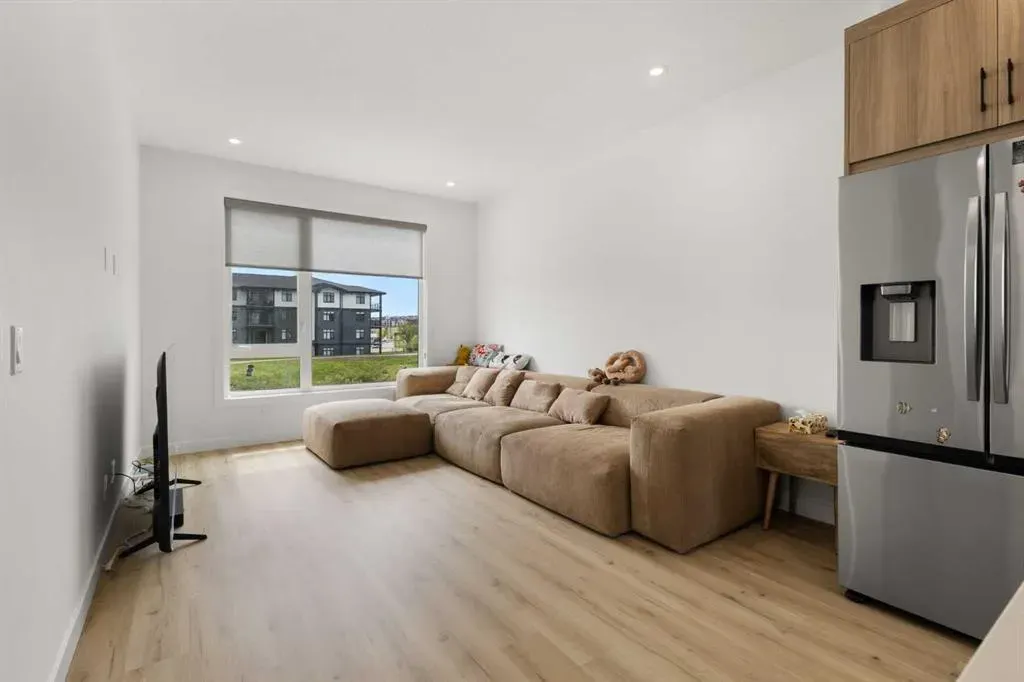 85 sage hill Heights NW #327
