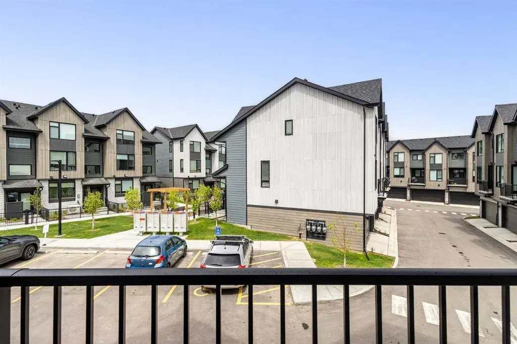 85 sage hill Heights NW #327
