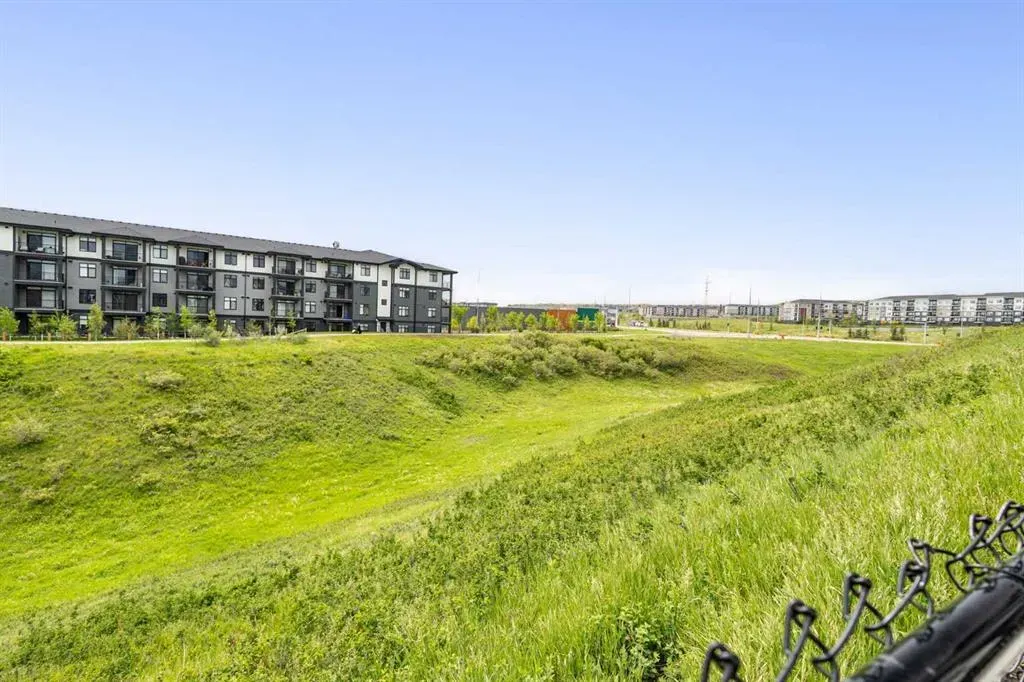 85 sage hill Heights NW #327