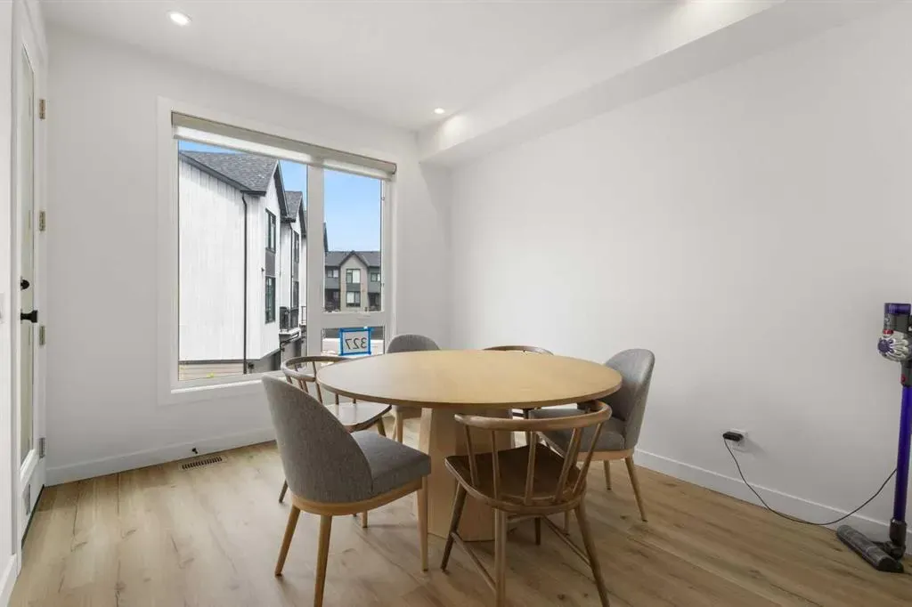85 sage hill Heights NW #327