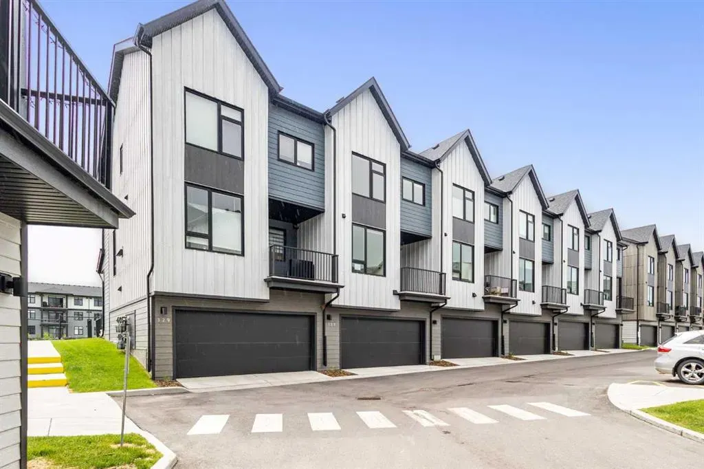 85 sage hill Heights NW #327
