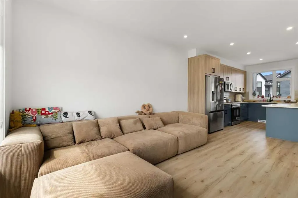 85 sage hill Heights NW #327