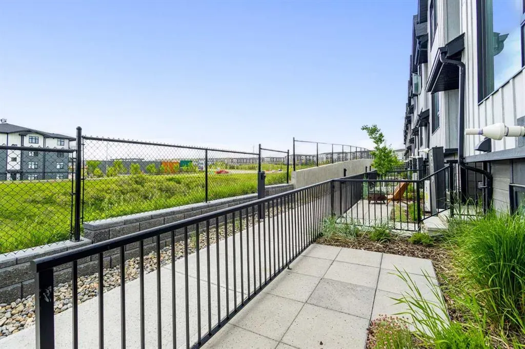 85 sage hill Heights NW #327