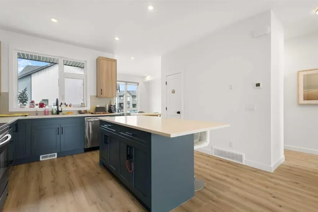 85 sage hill Heights NW #327