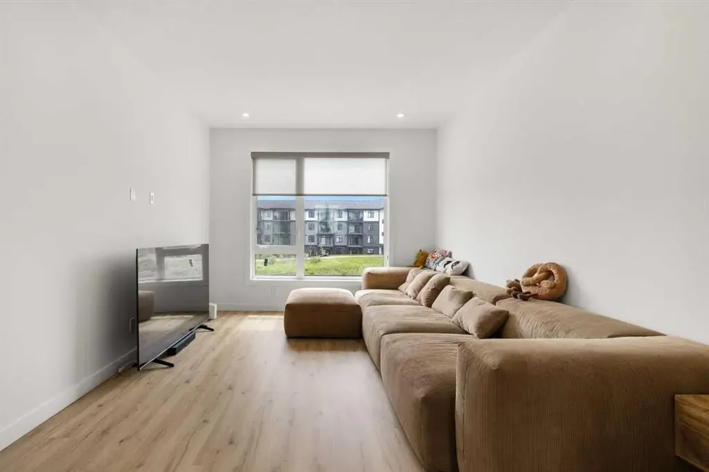 85 sage hill Heights NW #327
