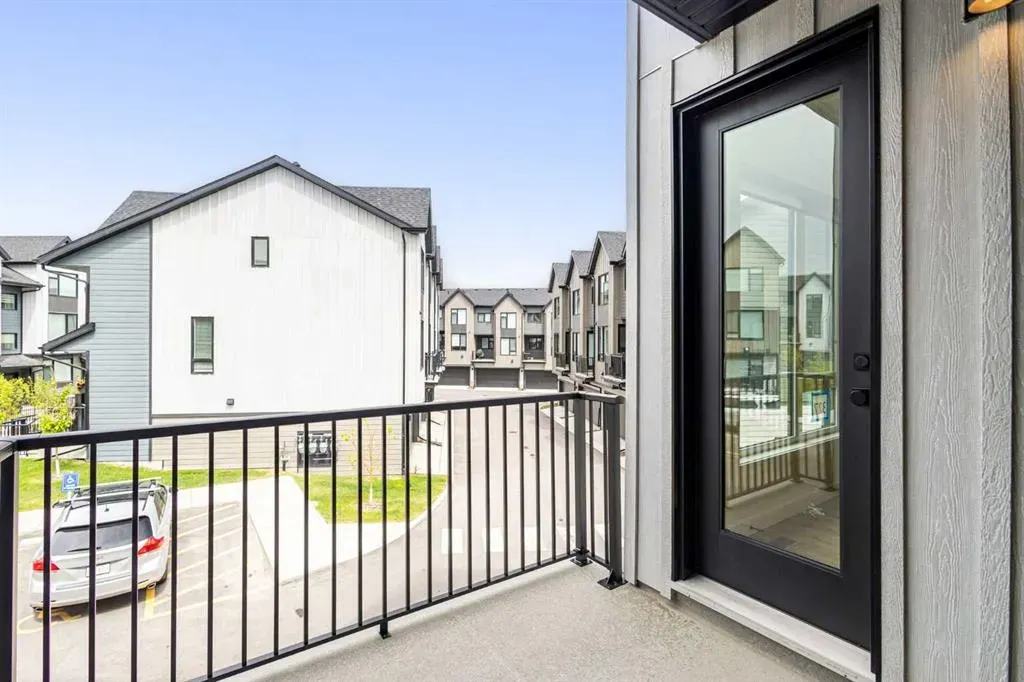 85 sage hill Heights NW #327