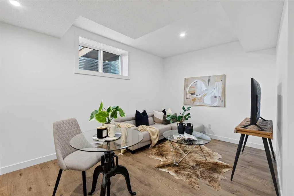 157 Silver Spruce Road SW