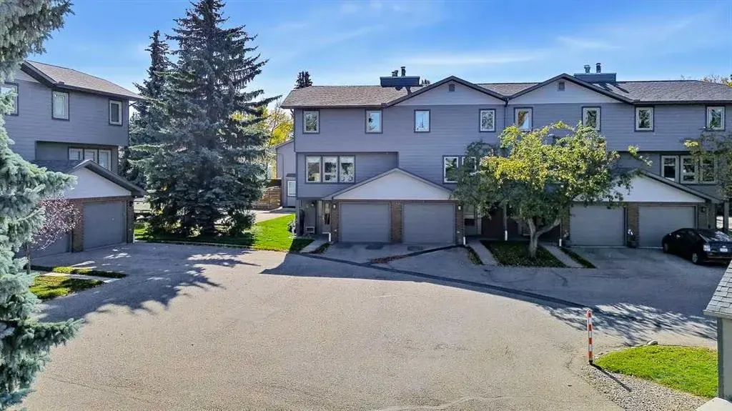 64 Woodacres Crescent SW #5