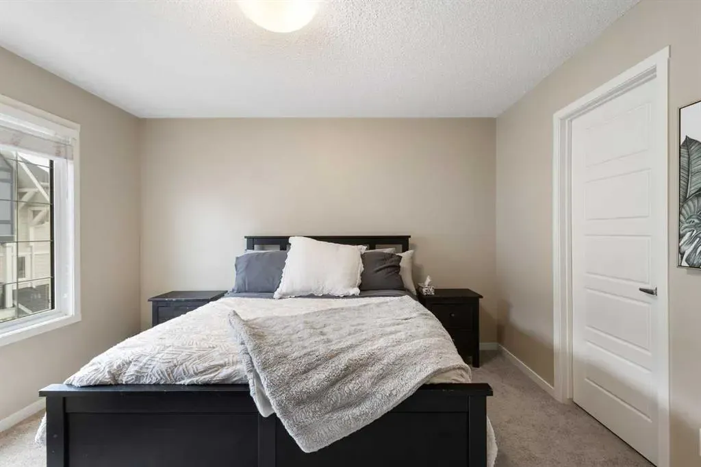 206 Nolanlake Villas NW