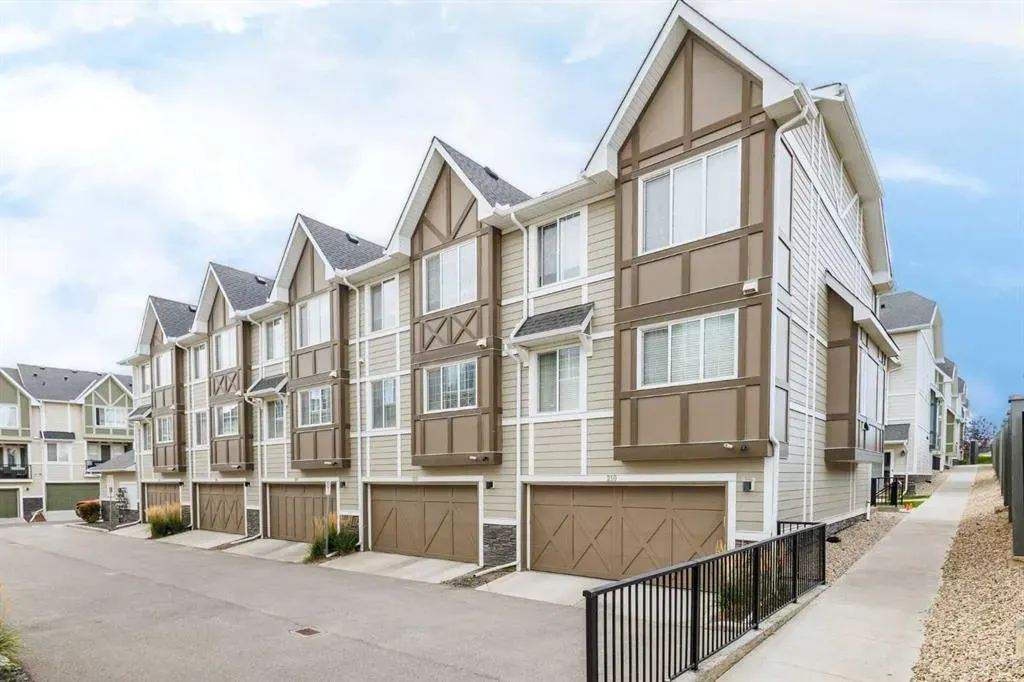 206 Nolanlake Villas NW