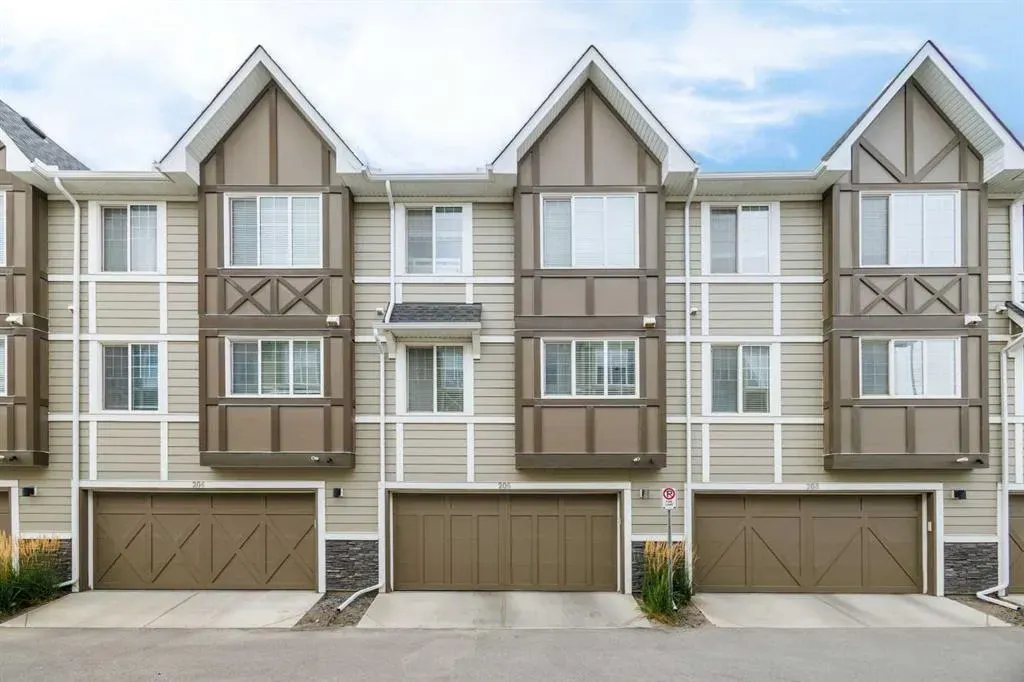 206 Nolanlake Villas NW
