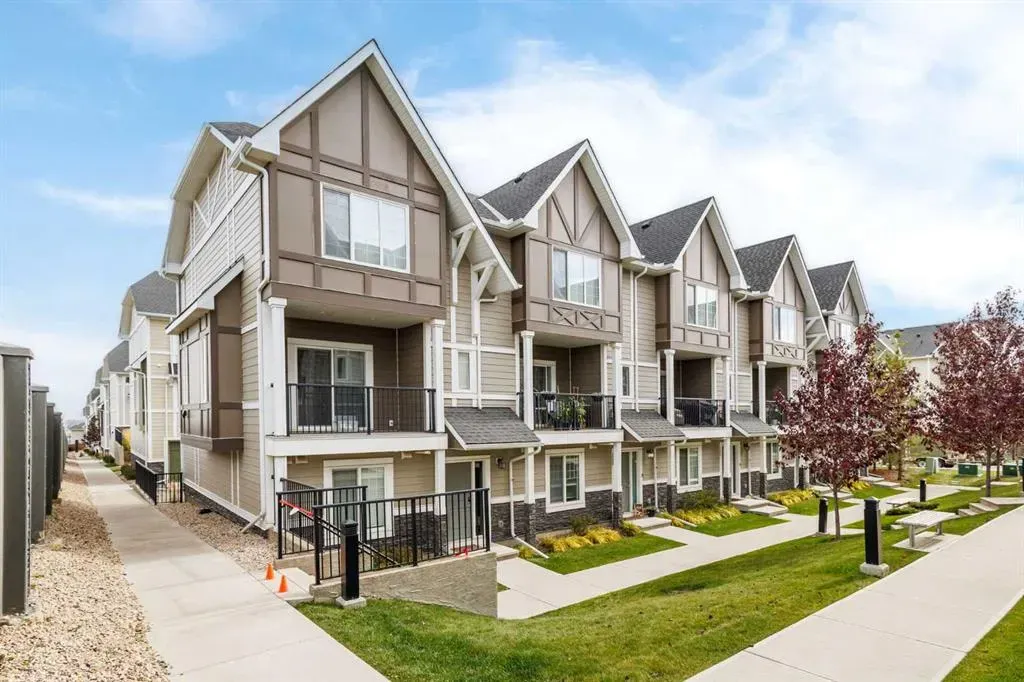 206 Nolanlake Villas NW