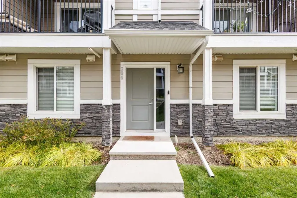 206 Nolanlake Villas NW