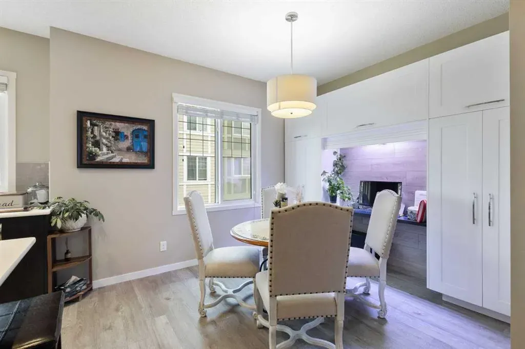 206 Nolanlake Villas NW