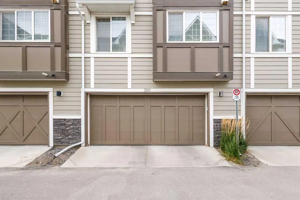 206 Nolanlake Villas NW