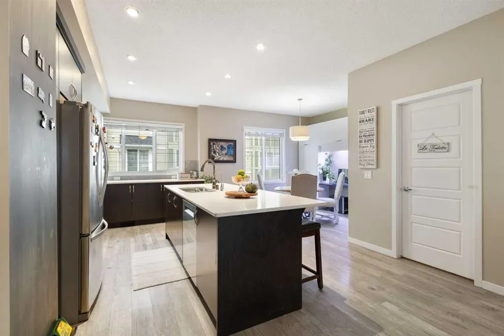 206 Nolanlake Villas NW