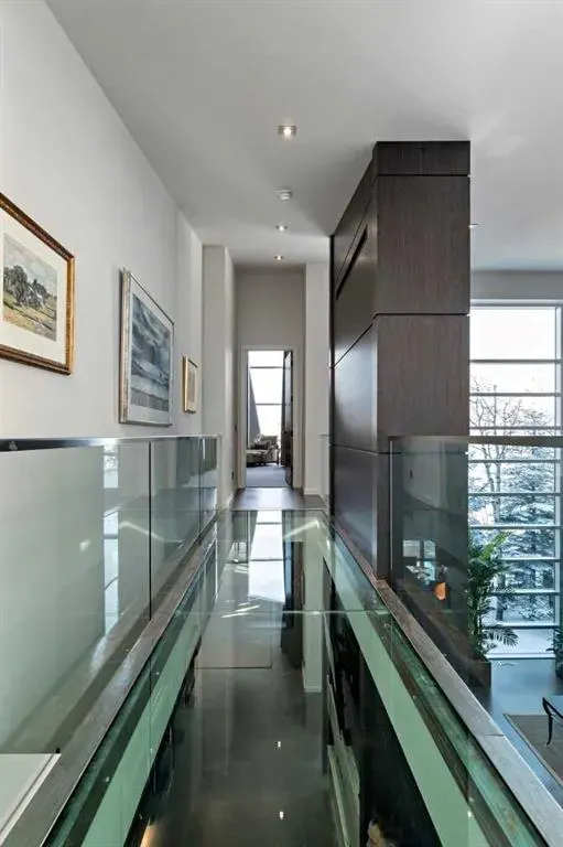 25 Posthill Drive SW