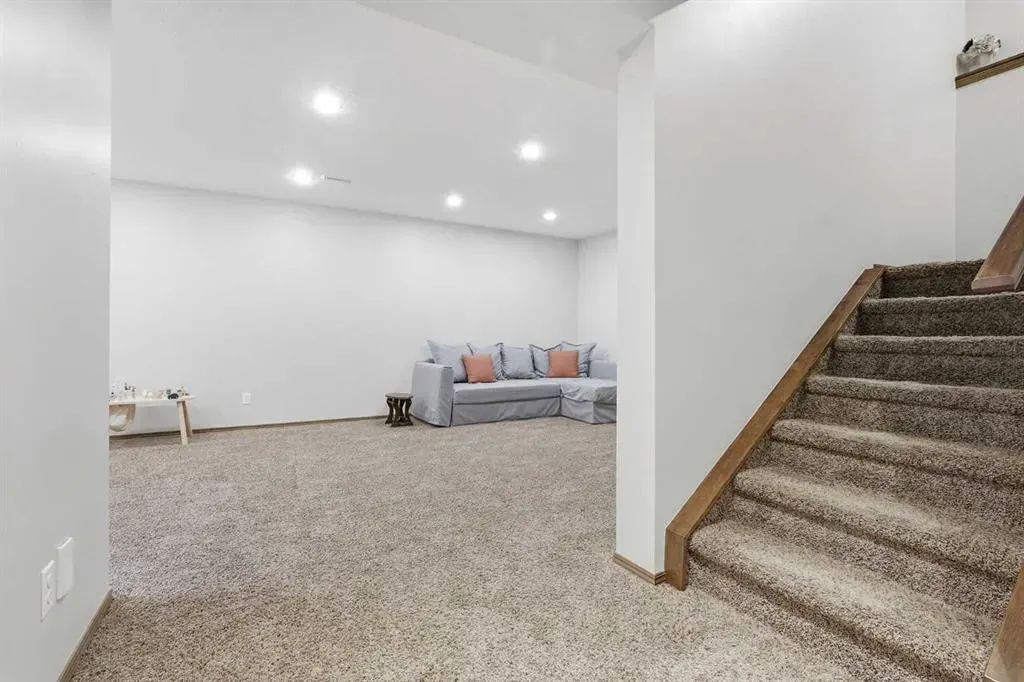 38 Chapman Close SE