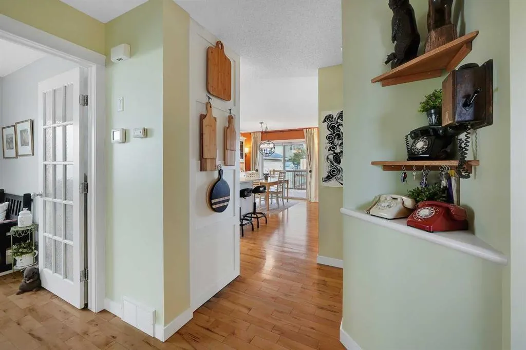 87 Springs Crescent SE