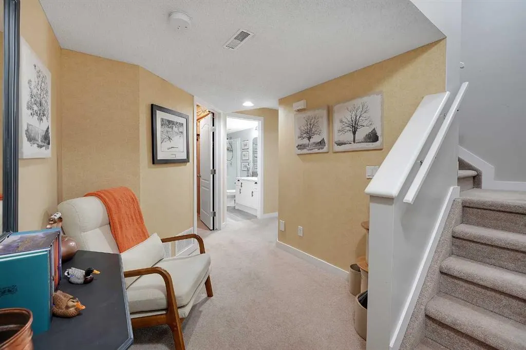 87 Springs Crescent SE