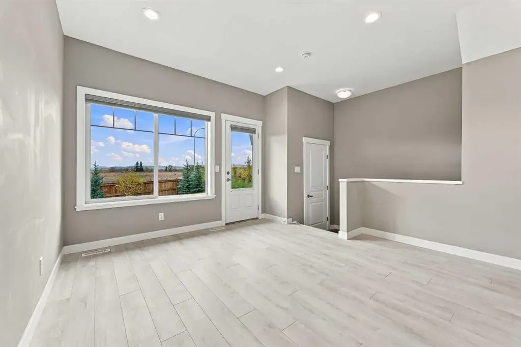32 Horseshoe Crescent #1604
