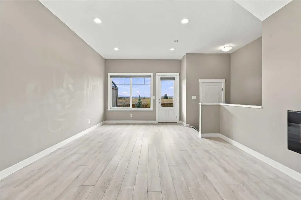 32 Horseshoe Crescent #1604