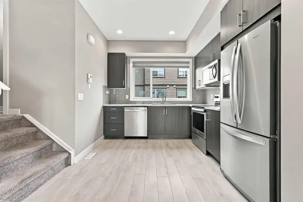 32 Horseshoe Crescent #1604