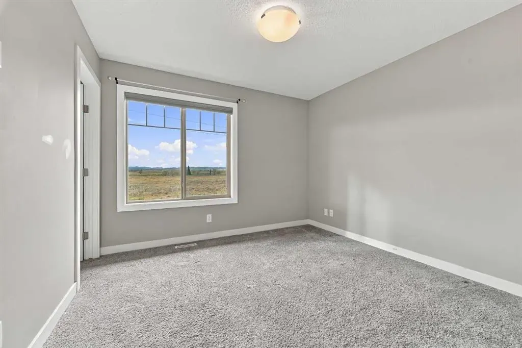 32 Horseshoe Crescent #1604