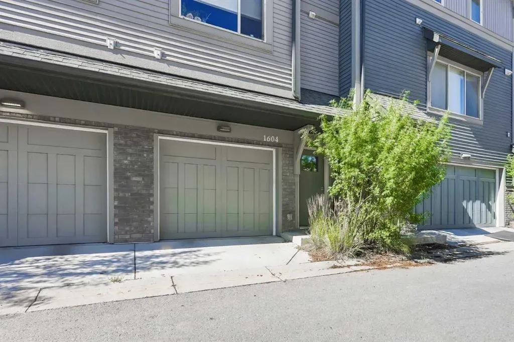 32 Horseshoe Crescent #1604