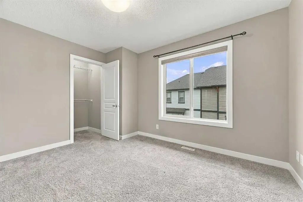 32 Horseshoe Crescent #1604