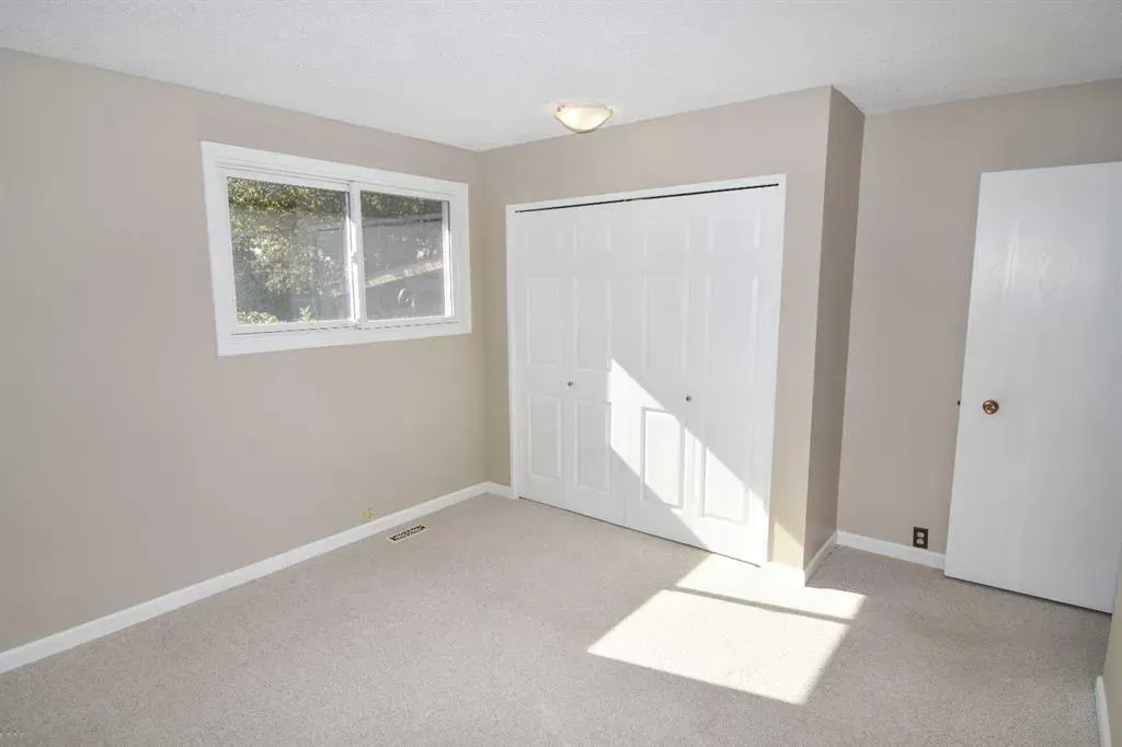 248 Bracewood Road SW
