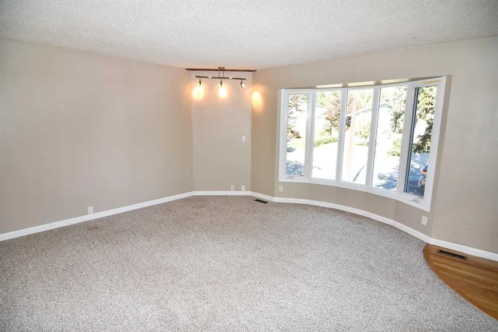 248 Bracewood Road SW