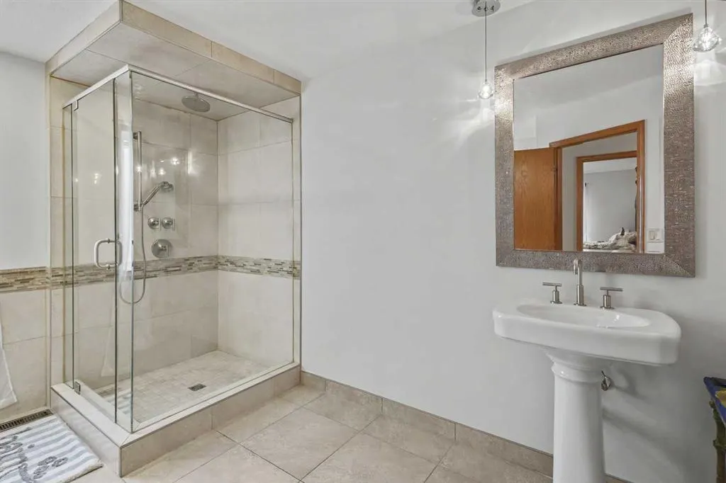 28 Edenstone Way NW