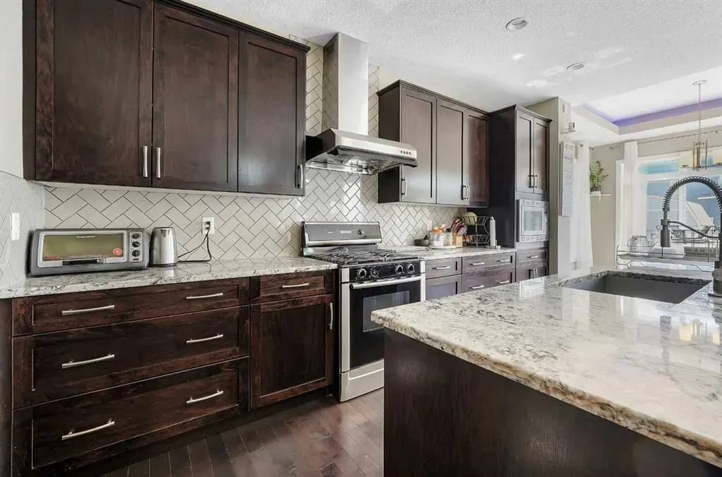 222 Bayside Loop SW