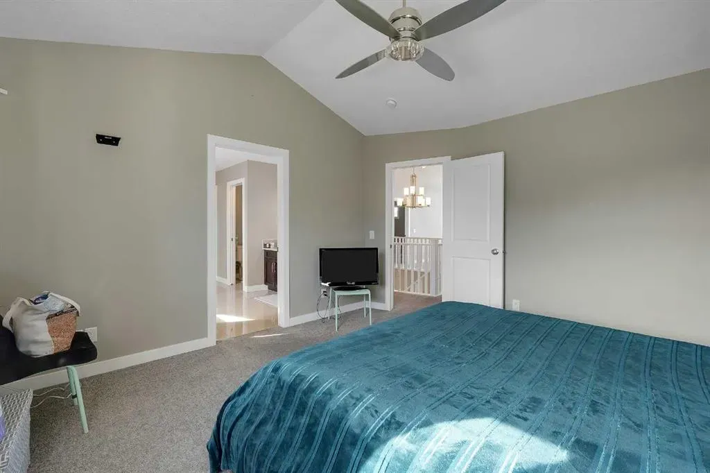 222 Bayside Loop SW