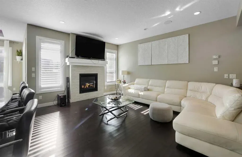 222 Bayside Loop SW