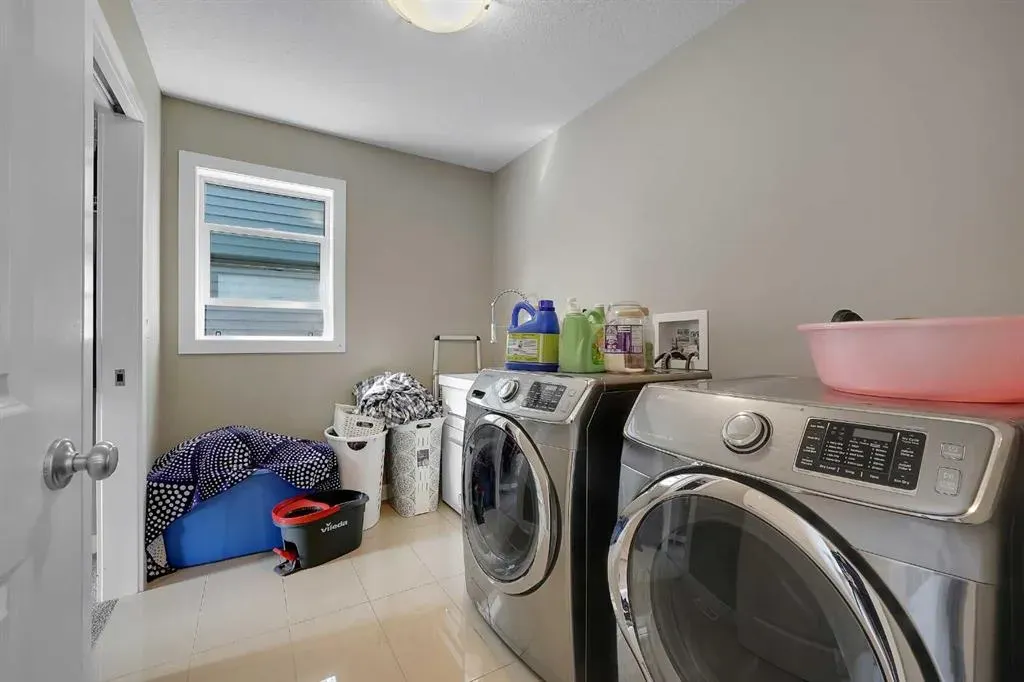 222 Bayside Loop SW