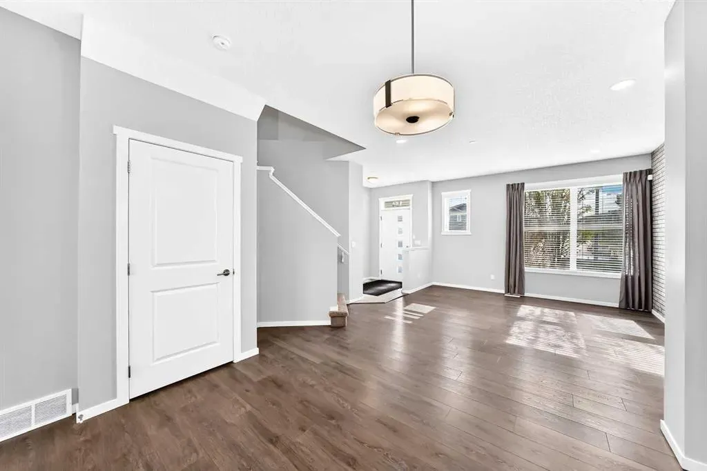 154 Livingston Avenue NE