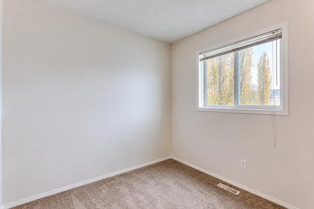 40 Mt Lorette Close SE