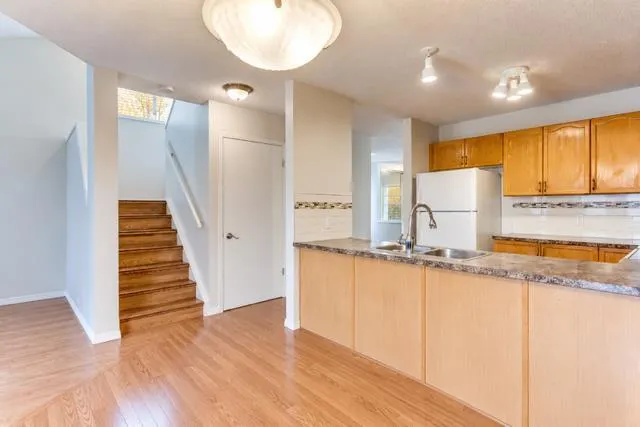 40 Mt Lorette Close SE