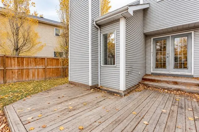 40 Mt Lorette Close SE