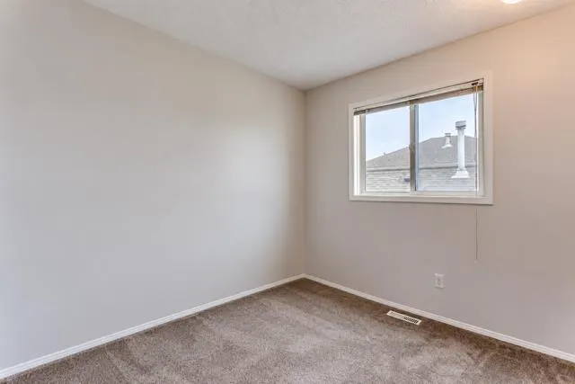 40 Mt Lorette Close SE
