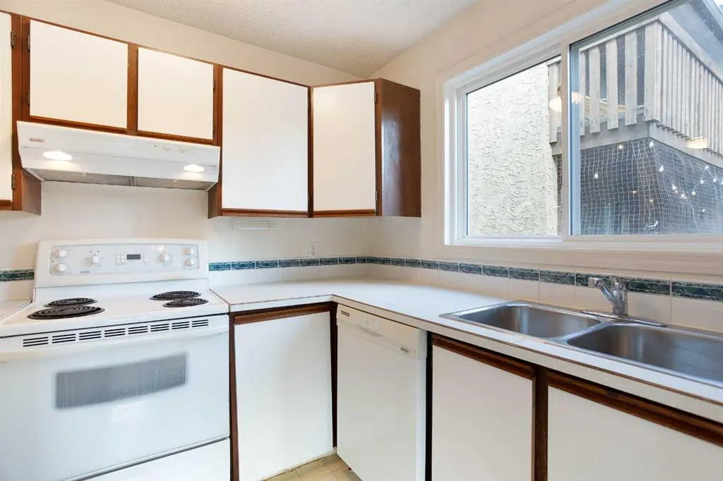 624 2 Avenue NW #5
