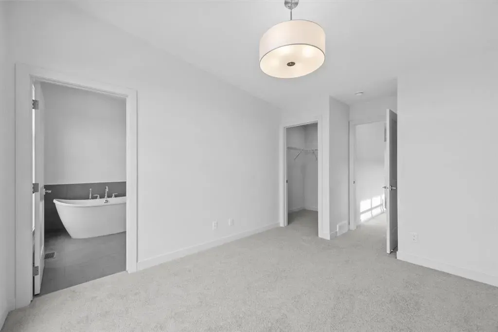 116 Greenwich Drive NW