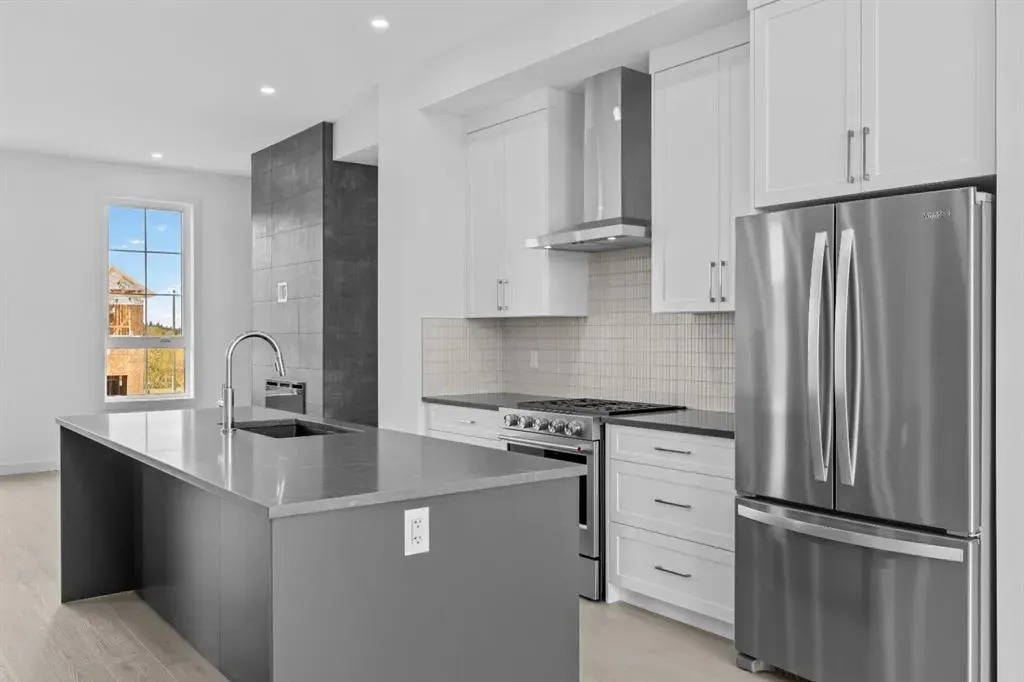 116 Greenwich Drive NW